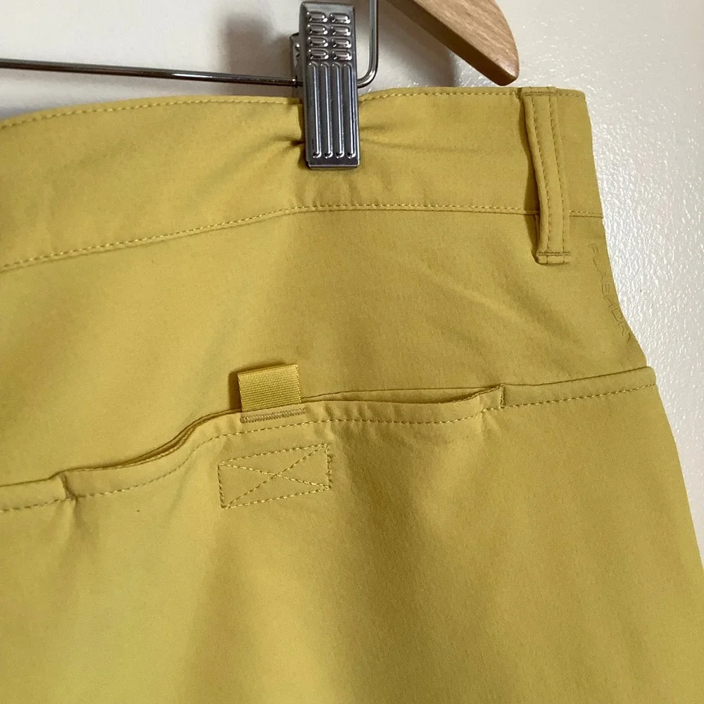 The North Face‎ Rolling Sun Shorts Mens 40 Yellow Silt FlashDry NF0A3T2Q Q0A-40